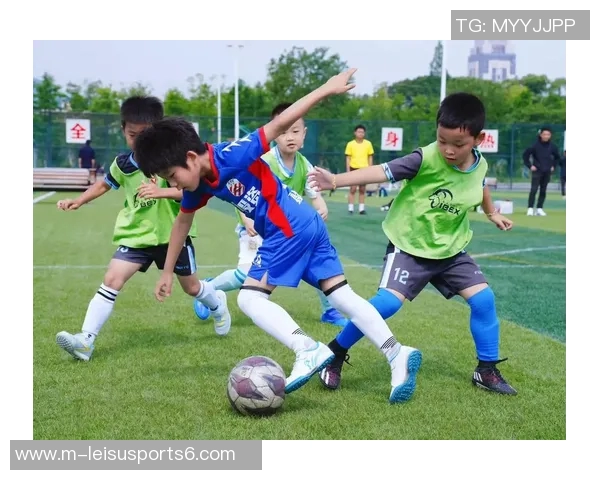 激情四溢的绿茵场上那些让人热血沸腾的足球经典歌曲回顾 激情四溢的绿茵场上那些让人热血沸腾的足球经典歌曲回顾